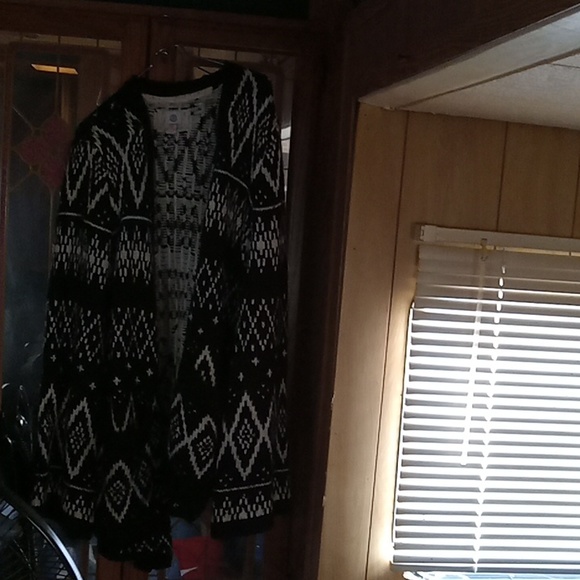 Sweater - Picture 4 of 5